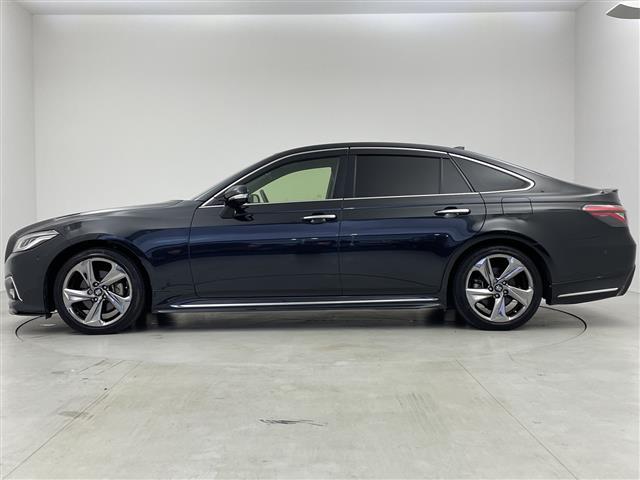 クラウンハイブリッド ＲＳアドバンス　純正ナビ　パノラミックビューモニター　フルセグＴＶ　スマートキー　衝突軽減ブレーキ　プッシュスタート　ＥＴＣ　ドラレコ　追従クルコン　シートエアコン　シートヒーター　コーナーセンサー　ＨＵＤ　ＢＳＭ（29枚目）