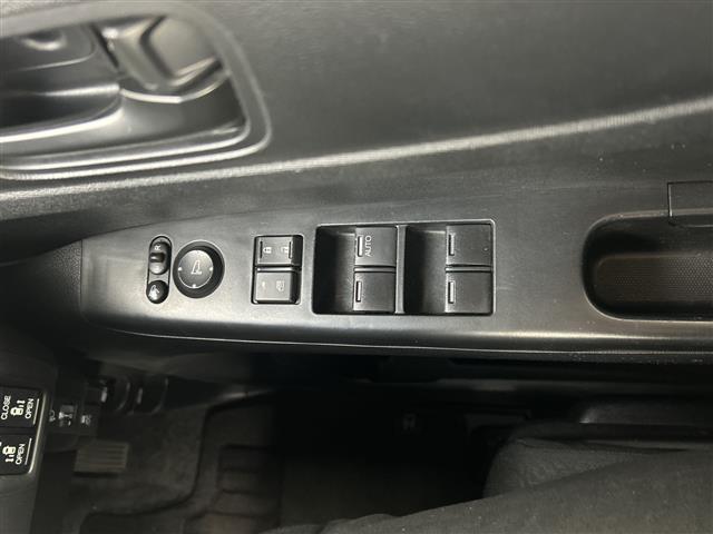 Ｎ－ＢＯＸ Ｇ　ＳＳパッケージ　社外ナビ　両側パワースライドドア　前後ドラレコ　アイドリングストップ　電格ミラー　純正ＡＷ１４インチ　チップアップシート　純正フロアマット　横滑り防止装置　ＡＢＳ　ドアバイザー　スマートキー（7枚目）