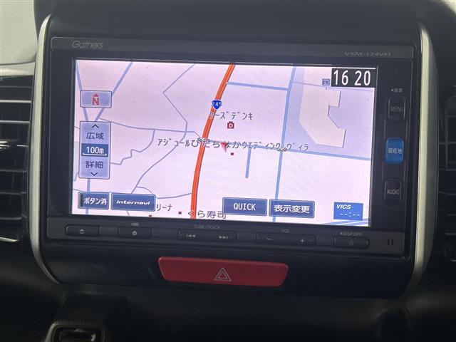 Ｎ－ＢＯＸカスタム Ｇ　ターボＳＳブラックスタイルパッケージ　純正ナビ　バックカメラ　フルセグＴＶ　ＥＴＣ　両側パワースライドドア　ＵＳＢプラグ　前席シートヒーター　クルコン　オートライト　ベンチシート　純正ＡＷ１５インチ　ＡＢＳ　衝突被害軽減システム（2枚目）