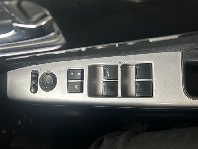 Ｎ－ＢＯＸカスタム Ｇ　ターボＳＳブラックスタイルパッケージ　純正ナビ　バックカメラ　フルセグＴＶ　ＥＴＣ　両側パワースライドドア　ＵＳＢプラグ　前席シートヒーター　クルコン　オートライト　ベンチシート　純正ＡＷ１５インチ　ＡＢＳ　衝突被害軽減システム（16枚目）