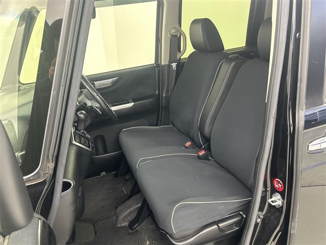 Ｎ－ＢＯＸカスタム Ｇ　ターボＳＳブラックスタイルパッケージ　純正ナビ　バックカメラ　フルセグＴＶ　ＥＴＣ　両側パワースライドドア　ＵＳＢプラグ　前席シートヒーター　クルコン　オートライト　ベンチシート　純正ＡＷ１５インチ　ＡＢＳ　衝突被害軽減システム（18枚目）