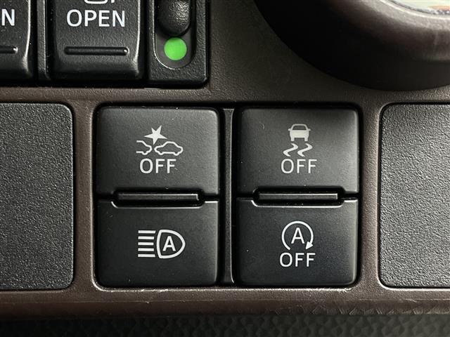 ルーミー Ｇ　コージーエディション　メッキバックドアガーニッシュ　助手席バックシートポケット　純正ＳＤナビ　バックカメラ　両側電動スライドドア　シートヒーター　クルーズコントロール　衝突被害軽減ブレーキ　クリアランスソナー　禁煙車（12枚目）