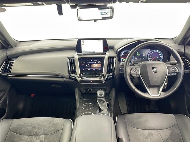 クラウンハイブリッド ＲＳアドバンス　禁煙車／純正ナビ／フルセグＴＶ／パノラミックビュー／ビルトインＥＴＣ／デジタルインナーミラー／電動ムーンルーフ／ＴＡＮＡＢＥダウンサス／ＴＷＳ鍛造アルミ／純正フロアマット／純正ドアバイザー（2枚目）