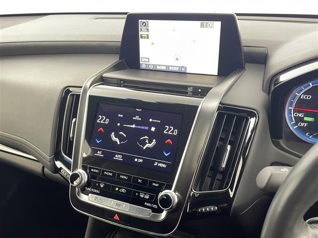 クラウンハイブリッド ＲＳアドバンス　禁煙車／純正ナビ／フルセグＴＶ／パノラミックビュー／ビルトインＥＴＣ／デジタルインナーミラー／電動ムーンルーフ／ＴＡＮＡＢＥダウンサス／ＴＷＳ鍛造アルミ／純正フロアマット／純正ドアバイザー（6枚目）