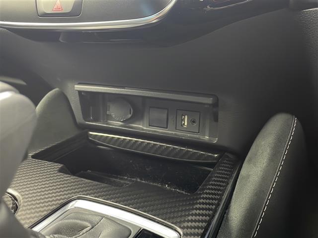 クラウンハイブリッド ＲＳアドバンス　禁煙車／純正ナビ／フルセグＴＶ／パノラミックビュー／ビルトインＥＴＣ／デジタルインナーミラー／電動ムーンルーフ／ＴＡＮＡＢＥダウンサス／ＴＷＳ鍛造アルミ／純正フロアマット／純正ドアバイザー（7枚目）