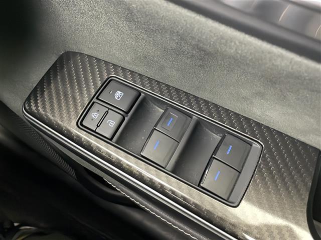 クラウンハイブリッド ＲＳアドバンス　禁煙車／純正ナビ／フルセグＴＶ／パノラミックビュー／ビルトインＥＴＣ／デジタルインナーミラー／電動ムーンルーフ／ＴＡＮＡＢＥダウンサス／ＴＷＳ鍛造アルミ／純正フロアマット／純正ドアバイザー（19枚目）