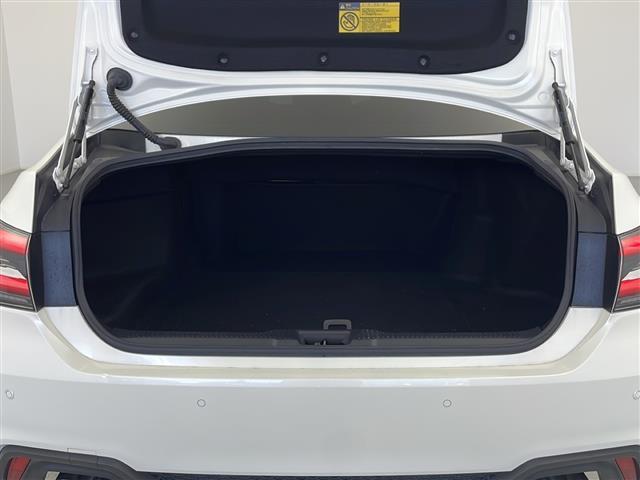 クラウンハイブリッド ＲＳアドバンス　禁煙車／純正ナビ／フルセグＴＶ／パノラミックビュー／ビルトインＥＴＣ／デジタルインナーミラー／電動ムーンルーフ／ＴＡＮＡＢＥダウンサス／ＴＷＳ鍛造アルミ／純正フロアマット／純正ドアバイザー（26枚目）