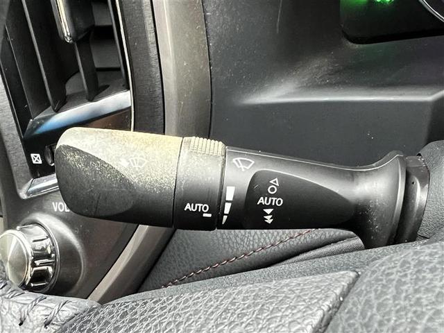 クラウンハイブリッド アスリートＳ　サンルーフ　レザーシート　純正８型ナビ　シートベンチレーション　シートヒーター　パワーシート　追従クルーズコントロール　ＨＩＤオートライト　純正１８インチアルミホイール　ビルトインＥＴＣ　前後ソナー（16枚目）