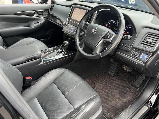 クラウンハイブリッド アスリートＳ　サンルーフ　レザーシート　純正８型ナビ　シートベンチレーション　シートヒーター　パワーシート　追従クルーズコントロール　ＨＩＤオートライト　純正１８インチアルミホイール　ビルトインＥＴＣ　前後ソナー（20枚目）