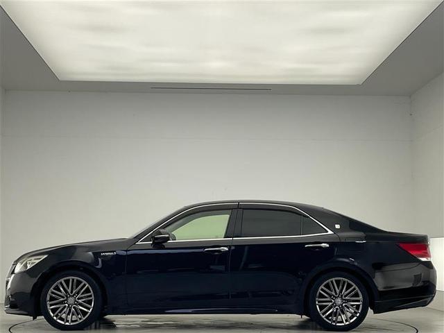 クラウンハイブリッド アスリートＳ　サンルーフ　レザーシート　純正８型ナビ　シートベンチレーション　シートヒーター　パワーシート　追従クルーズコントロール　ＨＩＤオートライト　純正１８インチアルミホイール　ビルトインＥＴＣ　前後ソナー（32枚目）