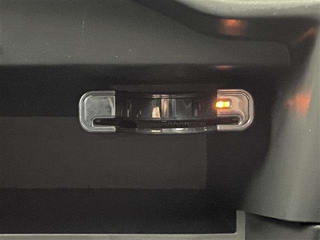 ノート Ｘ　ＤＩＧ－Ｓ　禁煙車　社外ナビ【ＣＮ－ＨＡ０１ＷＤ】　バックカメラ　ＥＴＣ　フルセグＴＶ　Ｂｌｕｅｔｏｏｔｈ　ＣＤ・ＤＶＤ　前後ドライブレコーダー　プッシュスタート　インテリジェントキー　スペアタイヤ（4枚目）