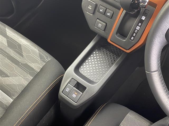 タフト Ｇターボ　サンルーフ　アルパイン製ディスプレイオーディオ　Ｂｌｕｅｔｏｏｔｈ　Ａｐｐｌｅ　ＣａｒＰｌａｙ　ＵＳＢ　衝突被害軽減ブレーキ　レーダークルーズコントロール　横滑り防止装置　コーナーセンサー　ＥＴＣ（8枚目）