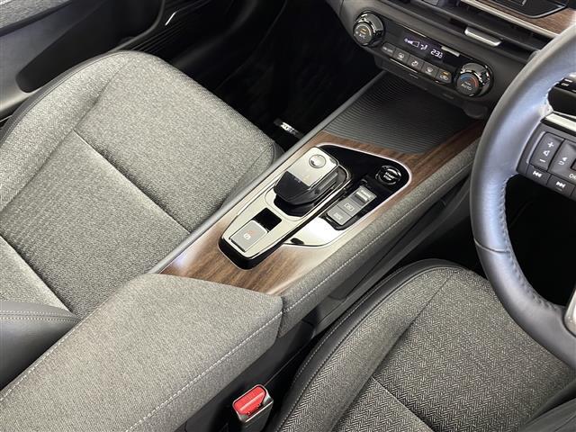 オーラ G 禁煙車/純正9インチメモリナビ/AM/FM/USB/BT/HDMI/Android Auto/フルセグ/TVキャンセラー/インテリジェントルームミラー/BOSEサウンド/純正ドライブレコーダー(25枚目)