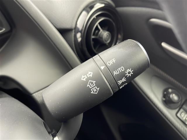 ＭＡＺＤＡ２ １５Ｓ　スマートエディション　禁煙車／特別仕様車／純正ナビ／フルセグＴＶ／バックカメラ／ＥＴＣ／３６０°ビューモニター／バックカメラ／アドバンストＳＣＢＳ／前後パーキングセンサー／ＬＥＤヘッドライト／スーパーＵＶ＆ＩＲカットガラス（10枚目）