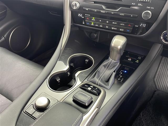 RX RX450hブラックシークエンス 禁煙車/特別仕様車/純正ナビ/フルセグTV/ETC2.0/バックカメラ/サイドカメラ/電動パノラマルーフ/レクサスセーフティシステム+/LEDヘッドライト/本革シート/全席シートヒーター/純正マット(17枚目)