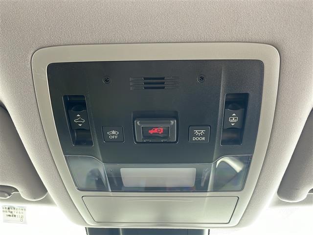 RX RX450hブラックシークエンス 禁煙車/特別仕様車/純正ナビ/フルセグTV/ETC2.0/バックカメラ/サイドカメラ/電動パノラマルーフ/レクサスセーフティシステム+/LEDヘッドライト/本革シート/全席シートヒーター/純正マット(18枚目)