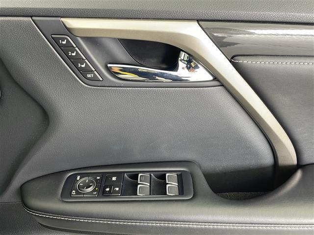 RX RX450hブラックシークエンス 禁煙車/特別仕様車/純正ナビ/フルセグTV/ETC2.0/バックカメラ/サイドカメラ/電動パノラマルーフ/レクサスセーフティシステム+/LEDヘッドライト/本革シート/全席シートヒーター/純正マット(21枚目)