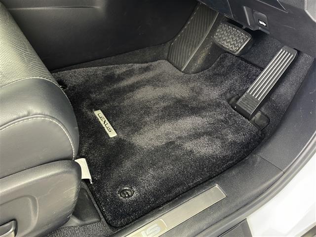 RX RX450hブラックシークエンス 禁煙車/特別仕様車/純正ナビ/フルセグTV/ETC2.0/バックカメラ/サイドカメラ/電動パノラマルーフ/レクサスセーフティシステム+/LEDヘッドライト/本革シート/全席シートヒーター/純正マット(31枚目)