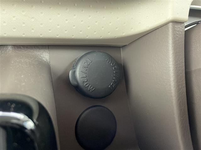 モコ ドルチェＸ　禁煙車／ワンオーナー／純正ナビ／フルセグＴＶ／ＥＴＣ／バイキセノンヘッドライト／オートライト／合皮ツートンシート／革巻きステア／ステアスイッチ／プッシュスタート／純正フロアマット／純正ドアバイザー（7枚目）