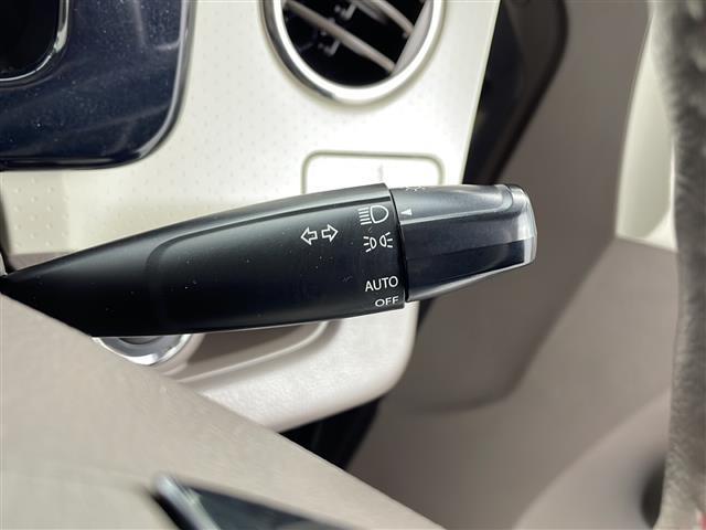 モコ ドルチェＸ　禁煙車／ワンオーナー／純正ナビ／フルセグＴＶ／ＥＴＣ／バイキセノンヘッドライト／オートライト／合皮ツートンシート／革巻きステア／ステアスイッチ／プッシュスタート／純正フロアマット／純正ドアバイザー（12枚目）