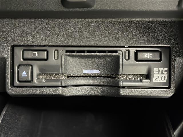 NX NX250 禁煙車/ワンオーナー/純正ナビ/フルセグTV/バック&サイドカメラ/ビルトインETC2.0/電動ムーンルーフ/セーフティシステム/Ltexシート/前席パワーシート/全席シートヒーター/純正フロアマット(11枚目)