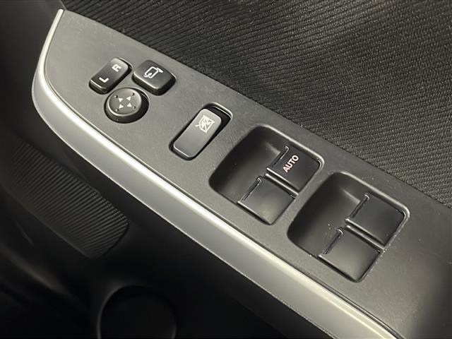 デリカD:2 カスタムハイブリッドMV ナビ 両側パワースライドドア バックカメラ クルーズコントロール 衝突被害軽減システム LEDヘッドライト オートライト レーンキープアシスト(11枚目)