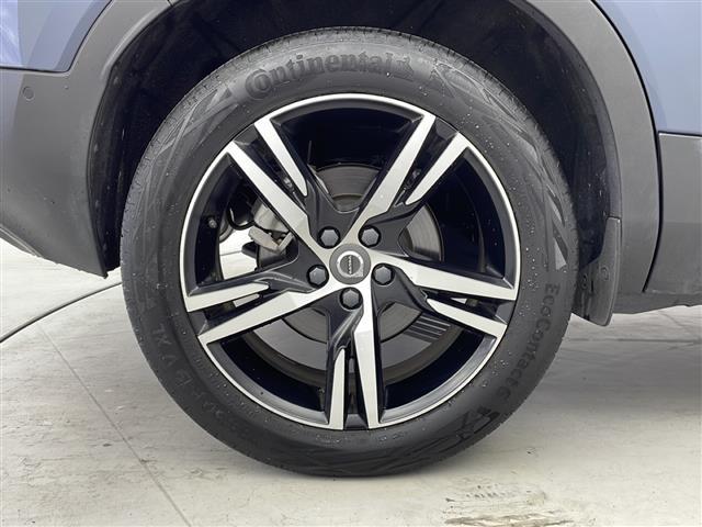 XC40 B4 AWD Rデザイン 禁煙車/4WD/純正ナビ/フルセグTV/ETC/360°ビューカメラ/シティセーフティ/ヌバック&ファインナッパコンビシート/前席パワーシート/全席シートヒーター/ハーマンカードン/純正フロアマット(38枚目)