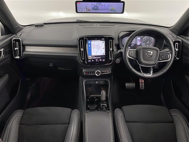 XC40 B4 AWD Rデザイン 禁煙車/4WD/純正ナビ/フルセグTV/ETC/360°ビューカメラ/シティセーフティ/ヌバック&ファインナッパコンビシート/前席パワーシート/全席シートヒーター/ハーマンカードン/純正フロアマット(42枚目)