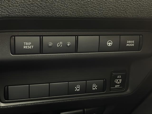 セレナ e-パワー ハイウェイスターV 登録済未使用車/ニッサンコネクトナビ/フルセグTV/ETC2.0/前後ドラレコ/360°カメラ/デジタルルームミラー/後席モニター/プロパイロット/エマブレ/アダプティブLEDライト/両側パワスラ(8枚目)