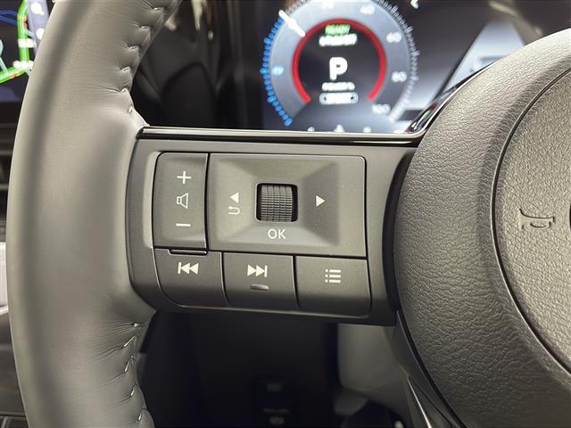 セレナ e-パワー ハイウェイスターV 登録済未使用車/ニッサンコネクトナビ/フルセグTV/ETC2.0/前後ドラレコ/360°カメラ/デジタルルームミラー/後席モニター/プロパイロット/エマブレ/アダプティブLEDライト/両側パワスラ(11枚目)