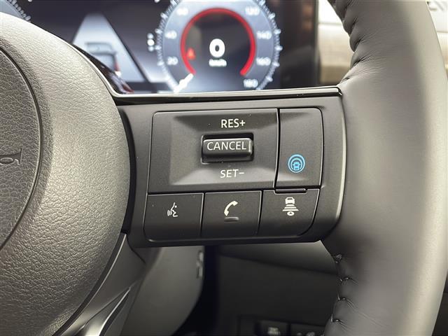 セレナ e-パワー ハイウェイスターV 登録済未使用車/ニッサンコネクトナビ/フルセグTV/ETC2.0/前後ドラレコ/360°カメラ/デジタルルームミラー/後席モニター/プロパイロット/エマブレ/アダプティブLEDライト/両側パワスラ(12枚目)