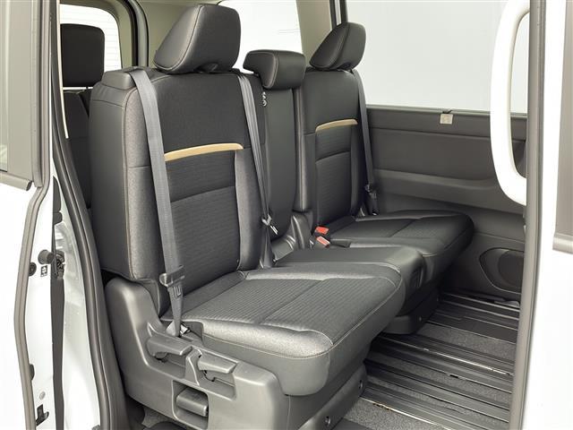 セレナ e-パワー ハイウェイスターV 登録済未使用車/ニッサンコネクトナビ/フルセグTV/ETC2.0/前後ドラレコ/360°カメラ/デジタルルームミラー/後席モニター/プロパイロット/エマブレ/アダプティブLEDライト/両側パワスラ(20枚目)