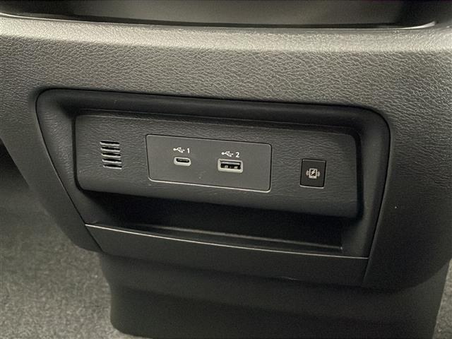 セレナ e-パワー ハイウェイスターV 登録済未使用車/ニッサンコネクトナビ/フルセグTV/ETC2.0/前後ドラレコ/360°カメラ/デジタルルームミラー/後席モニター/プロパイロット/エマブレ/アダプティブLEDライト/両側パワスラ(24枚目)