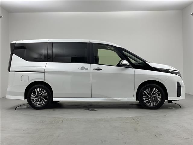 セレナ e-パワー ハイウェイスターV 登録済未使用車/ニッサンコネクトナビ/フルセグTV/ETC2.0/前後ドラレコ/360°カメラ/デジタルルームミラー/後席モニター/プロパイロット/エマブレ/アダプティブLEDライト/両側パワスラ(41枚目)
