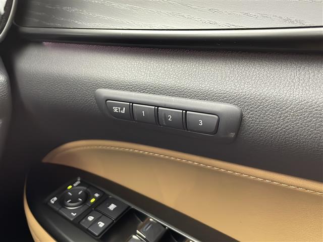 ＮＸ ＮＸ２５０　バージョンＬ　１４インチ純正ナビ　パノラミックビューモニター　パノラマサンルーフ　ルーフレール　フルセグＴＶ　デジタルインナーミラー　前後方ドライブレコーダー　パワーバックドア　レクサスセーフティシステム＋　ＥＴＣ（10枚目）