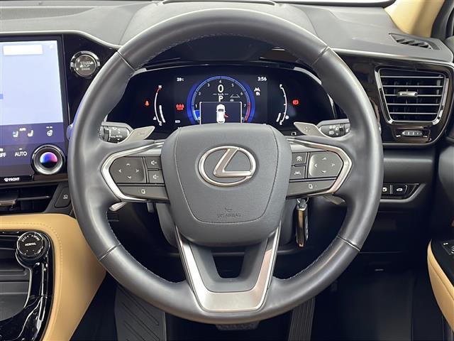 ＮＸ ＮＸ２５０　バージョンＬ　１４インチ純正ナビ　パノラミックビューモニター　パノラマサンルーフ　ルーフレール　フルセグＴＶ　デジタルインナーミラー　前後方ドライブレコーダー　パワーバックドア　レクサスセーフティシステム＋　ＥＴＣ（13枚目）