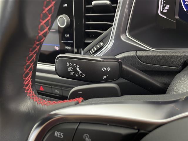 Ｔ－ロック ＴＤＩ　スポーツ　１オーナー　純正ナビ　バックカメラ　フルセグＴＶ　ブルートゥース　ルーフレール　純正フロアマット　ＡＣＣ　レーンキープアシスト　ブラインドスポットディテクション　プリクラッシュブレーキ　ＥＴＣ２．０（8枚目）