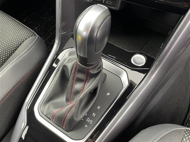 Ｔ－ロック ＴＤＩ　スポーツ　１オーナー　純正ナビ　バックカメラ　フルセグＴＶ　ブルートゥース　ルーフレール　純正フロアマット　ＡＣＣ　レーンキープアシスト　ブラインドスポットディテクション　プリクラッシュブレーキ　ＥＴＣ２．０（12枚目）