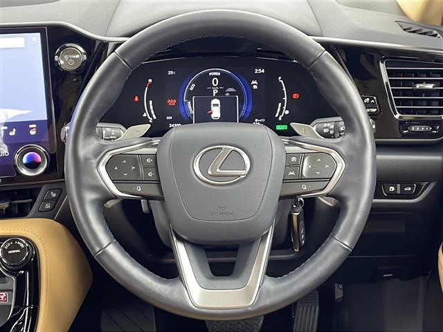 ＮＸ ＮＸ３５０ｈ　バージョンＬ　純正ナビ　パノラミックビューモニター　レクサスチームメイト　アドバンストパーク　ルーフレール　デジタルインナーミラー　ワイヤレス充電　レクサスセーフティシステム＋　レザーシート　ＢＳＭ　ＨＵＤ（13枚目）