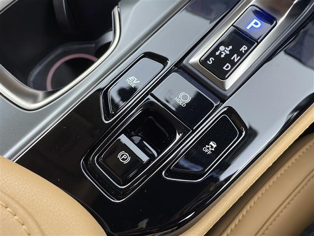 ＮＸ ＮＸ３５０ｈ　バージョンＬ　純正ナビ　パノラミックビューモニター　レクサスチームメイト　アドバンストパーク　ルーフレール　デジタルインナーミラー　ワイヤレス充電　レクサスセーフティシステム＋　レザーシート　ＢＳＭ　ＨＵＤ（19枚目）