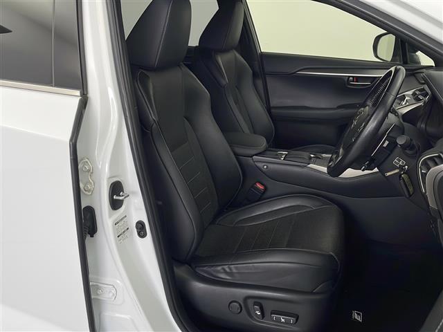 ＮＸ ＮＸ３００ｈ　Ｆスポーツ　パノラマルーフ　三眼ＬＥＤヘッドライト　純正ナビ　Ｂｌｕｅｔｏｏｔｈ　フルセグＴＶ　ＵＳＢ　ＣＤ　ＤＶＤ　衝突被害軽減ブレーキ　コーナーセンサー　ブラインドスポットモニター　レーン　追従クルコン（21枚目）