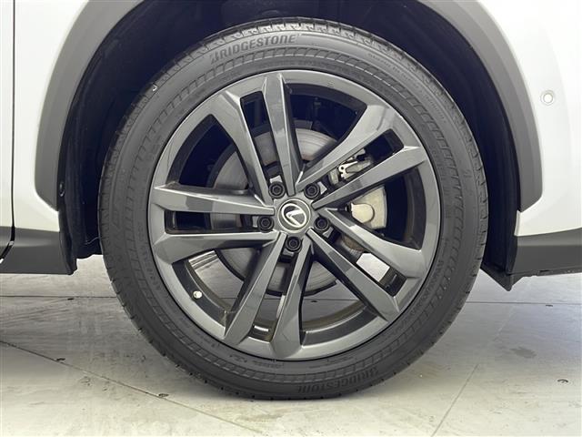 ＮＸ ＮＸ３５０ｈ　バージョンＬ　ワンオーナー　純正１４インチナビ　Ｂｌｕｅｔｏｏｔｈ　フルセグＴＶ　ＵＳＢ　Ａｐｐｌｅ　Ｃａｒｐｌａｙ　パノラマルーフ　三眼ＬＥＤヘッドライト　パノラミックビューモニター　置くだけ充電　前後ドラレコ（40枚目）