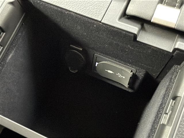 ＮＸ ＮＸ２００ｔ　Ｉパッケージ　純正ナビ　Ｂｌｕｅｔｏｏｔｈ　フルセグＴＶ　ＵＳＢ　サンルーフ　バックカメラ　衝突被害軽減ブレーキ　クルーズコントロール　パドルシフト　ステアリングヒーター　レザーシート　ドライブレコーダー　ＥＴＣ（9枚目）