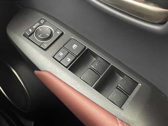 ＮＸ ＮＸ２００ｔ　Ｉパッケージ　純正ナビ　Ｂｌｕｅｔｏｏｔｈ　フルセグＴＶ　ＵＳＢ　サンルーフ　バックカメラ　衝突被害軽減ブレーキ　クルーズコントロール　パドルシフト　ステアリングヒーター　レザーシート　ドライブレコーダー　ＥＴＣ（18枚目）