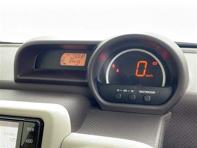 ポルテ F アラモード トロワ 禁煙車/ワンオーナー車/特別仕様車/純正ナビ/フルセグTV/バックカメラ/ビルトインETC/トヨタセーフティセンス/専用水玉模様内装/専用外装加飾/専用ウォッシャブルシートカバー/専用フロアマット(5枚目)