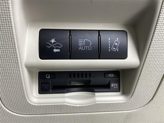 ポルテ F アラモード トロワ 禁煙車/ワンオーナー車/特別仕様車/純正ナビ/フルセグTV/バックカメラ/ビルトインETC/トヨタセーフティセンス/専用水玉模様内装/専用外装加飾/専用ウォッシャブルシートカバー/専用フロアマット(7枚目)