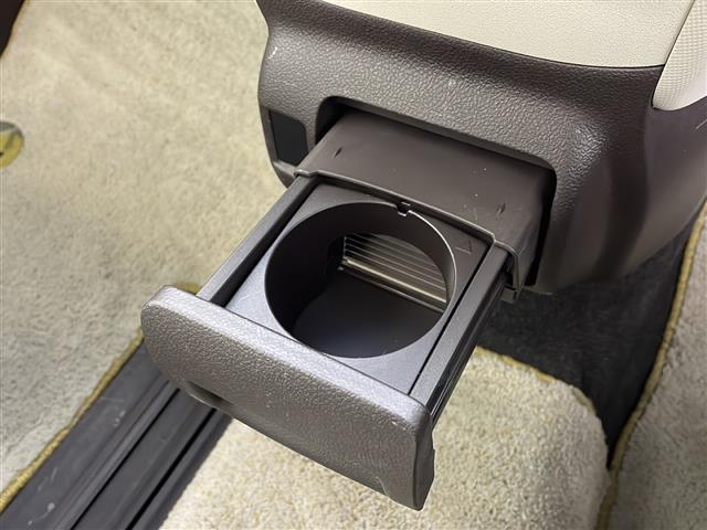 ポルテ F アラモード トロワ 禁煙車/ワンオーナー車/特別仕様車/純正ナビ/フルセグTV/バックカメラ/ビルトインETC/トヨタセーフティセンス/専用水玉模様内装/専用外装加飾/専用ウォッシャブルシートカバー/専用フロアマット(27枚目)