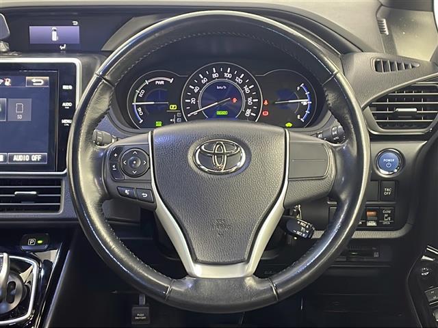 ノア ハイブリッドＳｉ　純正１０インチナビ　フリップダウンモニター　両側パワースライドドア　ＥＴＣ　モデリスタエアロ　トヨタセーフティセンス　バックカメラ　純正ＡＷ　純正フォグライト　純正ドアバイザー　スマートキー　ＬＥＤ（9枚目）