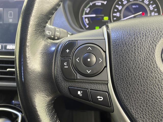 ノア ハイブリッドＳｉ　純正１０インチナビ　フリップダウンモニター　両側パワースライドドア　ＥＴＣ　モデリスタエアロ　トヨタセーフティセンス　バックカメラ　純正ＡＷ　純正フォグライト　純正ドアバイザー　スマートキー　ＬＥＤ（10枚目）