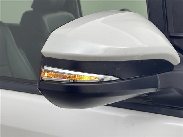 ノア ハイブリッドＳｉ　純正１０インチナビ　フリップダウンモニター　両側パワースライドドア　ＥＴＣ　モデリスタエアロ　トヨタセーフティセンス　バックカメラ　純正ＡＷ　純正フォグライト　純正ドアバイザー　スマートキー　ＬＥＤ（29枚目）